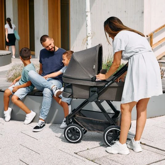 ABC Design Kombi-Kinderwagen Samba - inkl. Babywanne & Sportsitz mit XXL Zubehörpaket - Diamond Edition - Herb - Kollektion 2023 5 ABC Design Kombi-Kinderwagen Samba - inkl. Babywanne & Sportsitz mit XXL Zubehörpaket - Diamond Edition - Herb - Kollektion 2023 – Bild 3