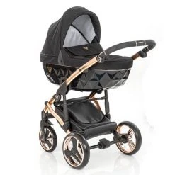 Junama 2in 1 Kombi-Kinderwagen-Set Diamond Individual inkl. Babywanne, Sportsitz, Wickeltasche & Regenschutz - Schwarz Rosegold - Kollektion 2022 -Deutschland Kinderwagen Verkäufe 2024 junama 2in 1 kombi kinderwagen set diamond individual inkl babywanne sportsitz wickeltasche regenschutz schwarz rosegold individual 03 d1